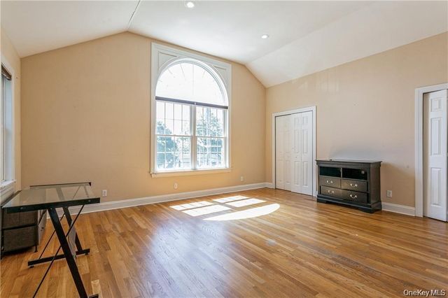 39 Croydon Road, Yonkers, NY 10710