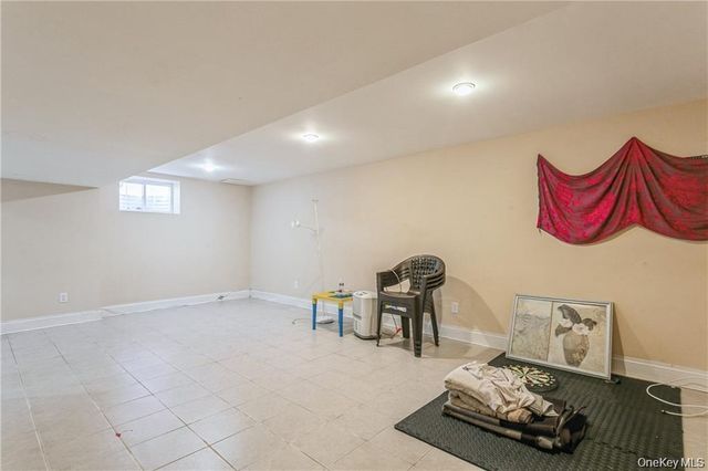 39 Croydon Road, Yonkers, NY 10710