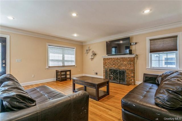 39 Croydon Road, Yonkers, NY 10710