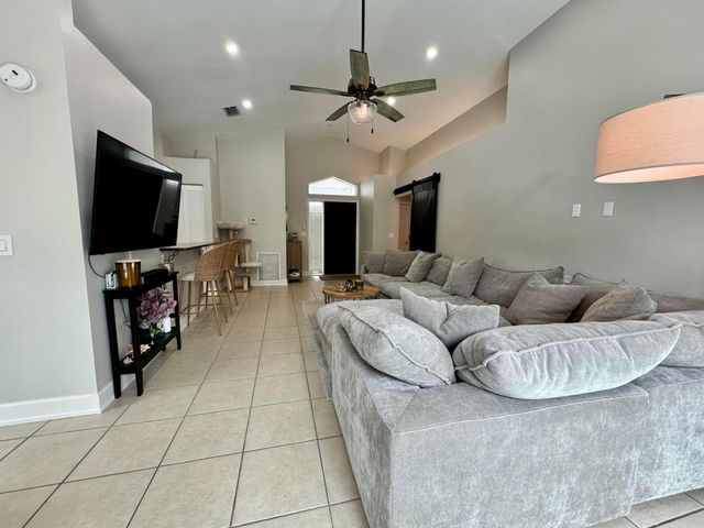 6135 Drake Street, Jupiter, FL 33458