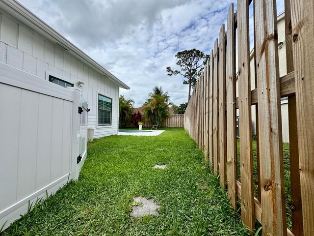 6135 Drake Street, Jupiter, FL 33458