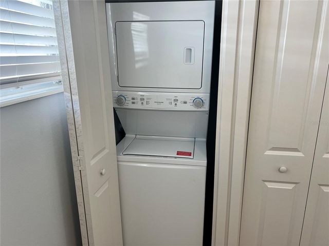 6020 MIDNIGHT PASS ROAD 32, Sarasota, FL 34242