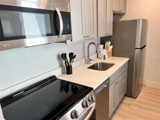 6020 MIDNIGHT PASS ROAD 32, Sarasota, FL 34242