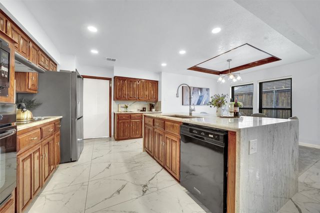 2424 Valley Frg, Richardson, TX 75080