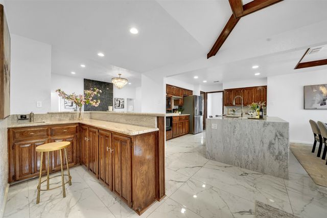 2424 Valley Frg, Richardson, TX 75080