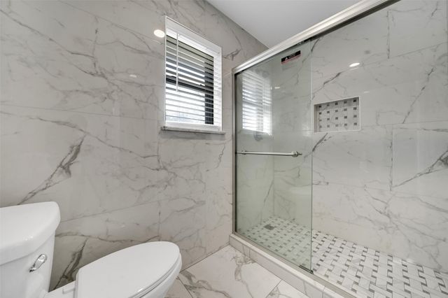 2424 Valley Frg, Richardson, TX 75080