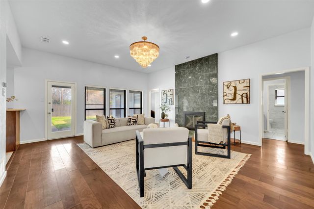 2424 Valley Frg, Richardson, TX 75080