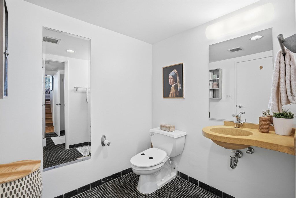 Image 14 of property listing at 1500 1500 Park Avenue 105, Emeryville, CA 94608