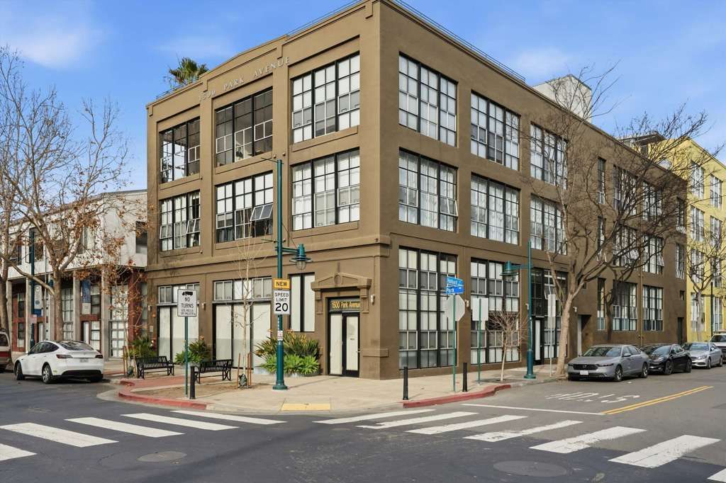 Image 28 of property listing at 1500 1500 Park Avenue 105, Emeryville, CA 94608