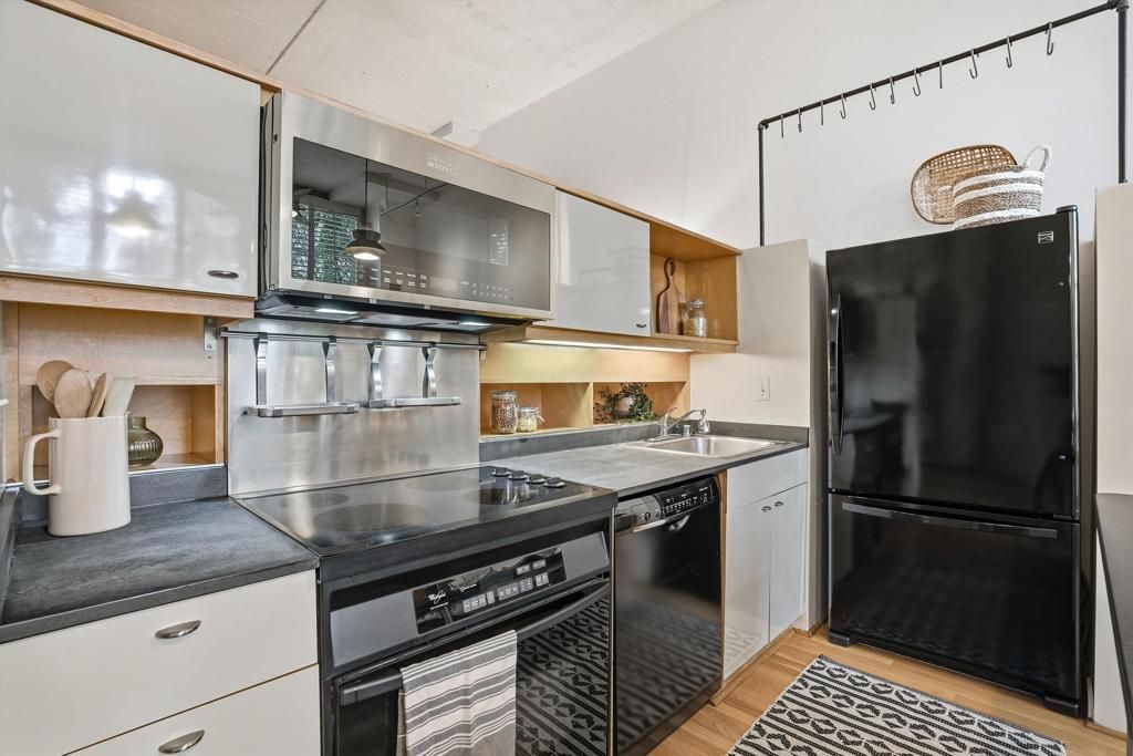 Image 3 of property listing at 1500 1500 Park Avenue 105, Emeryville, CA 94608