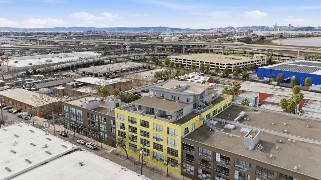 Image 33 of property listing at 1500 1500 Park Avenue 105, Emeryville, CA 94608