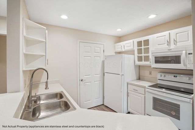 5066 Stratford Pine Lane, Dublin, OH 43016