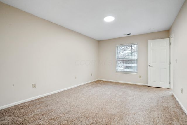 5066 Stratford Pine Lane, Dublin, OH 43016