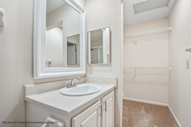 5066 Stratford Pine Lane, Dublin, OH 43016