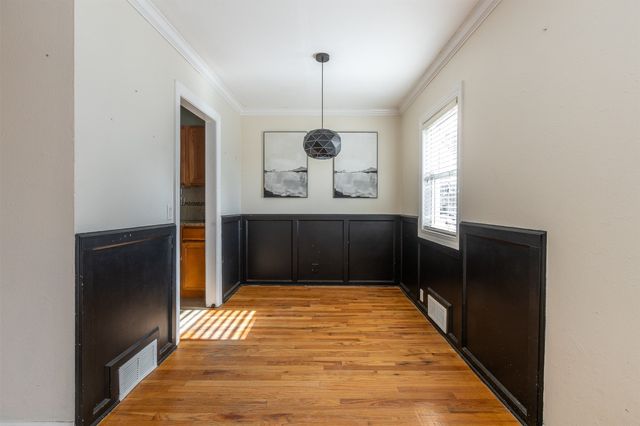 6811 Maryland Drive, Urbandale, IA 50322