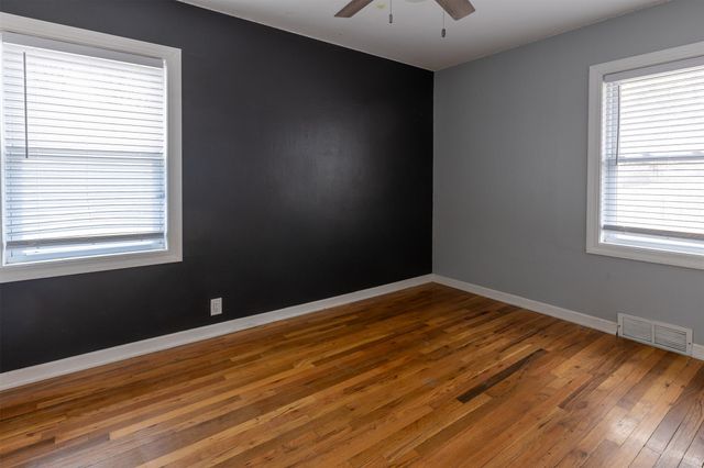 6811 Maryland Drive, Urbandale, IA 50322