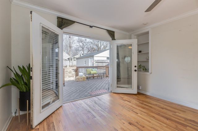 6811 Maryland Drive, Urbandale, IA 50322