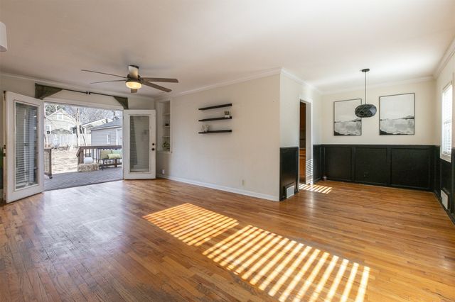 6811 Maryland Drive, Urbandale, IA 50322