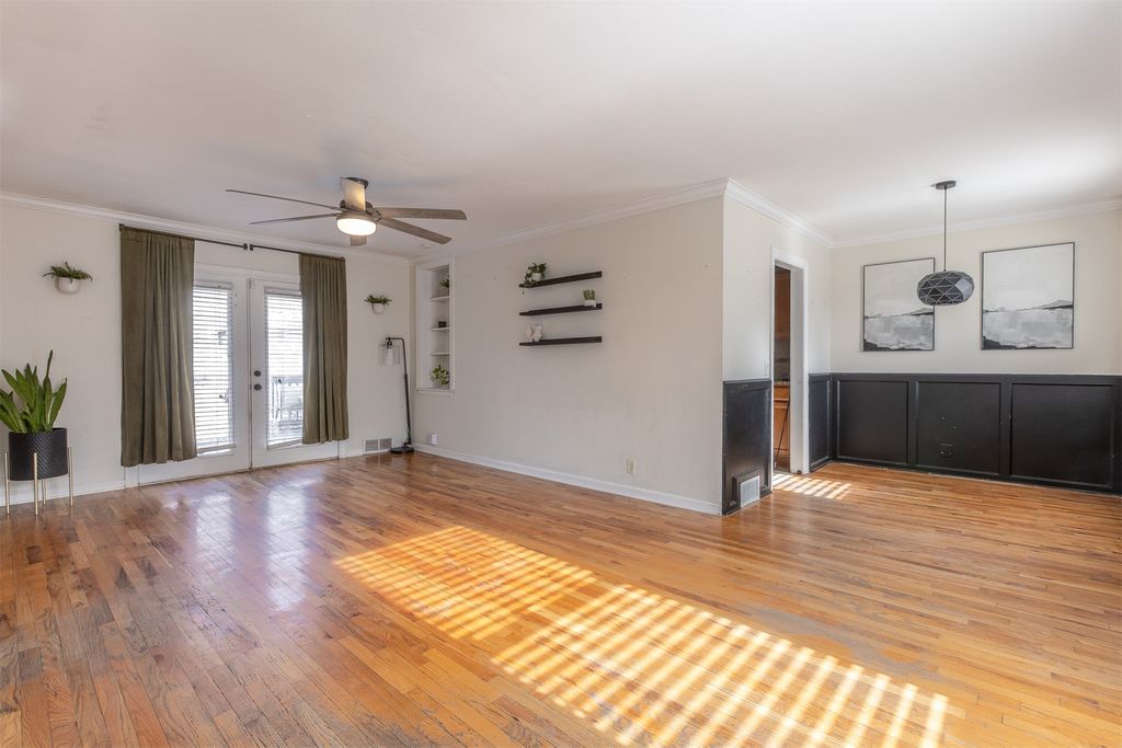 6811 Maryland Drive, Urbandale, IA 50322