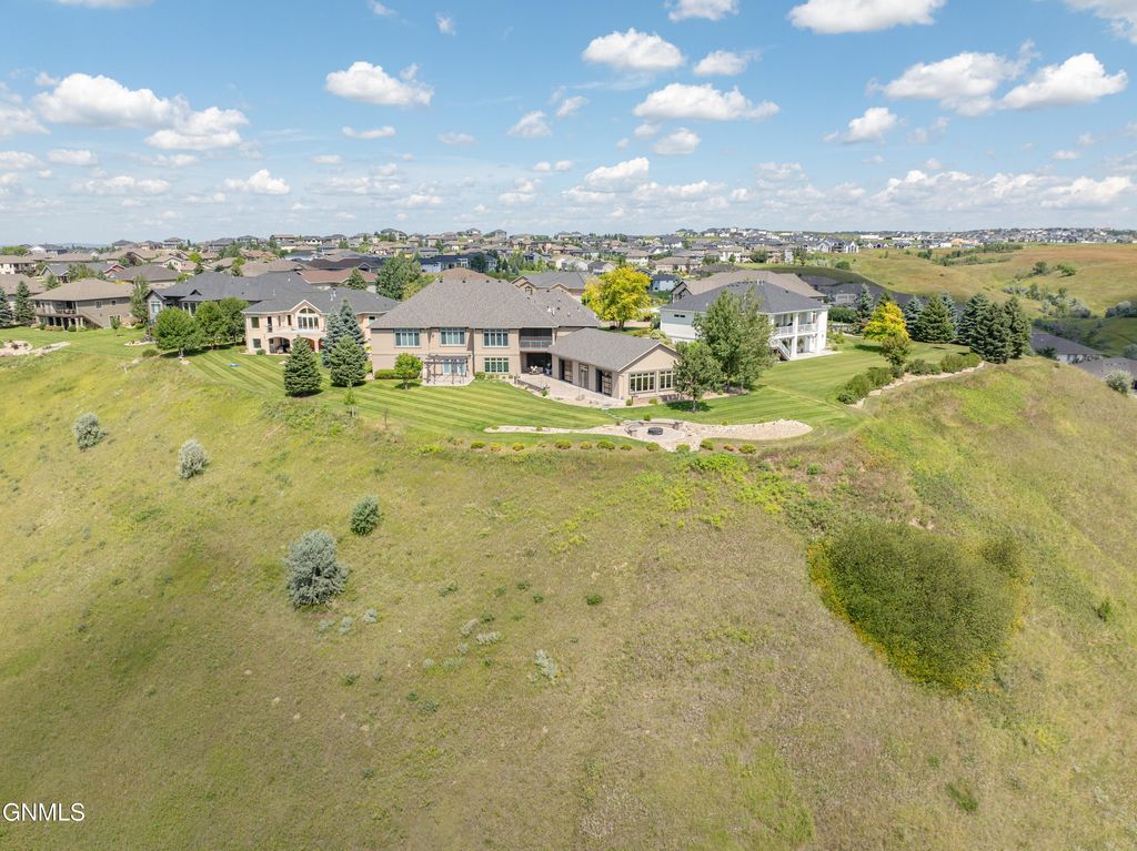 2507 Powder Ridge Circle, Bismarck, ND 58503 photo 113