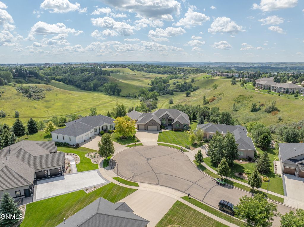 2507 Powder Ridge Circle, Bismarck, ND 58503 photo 124