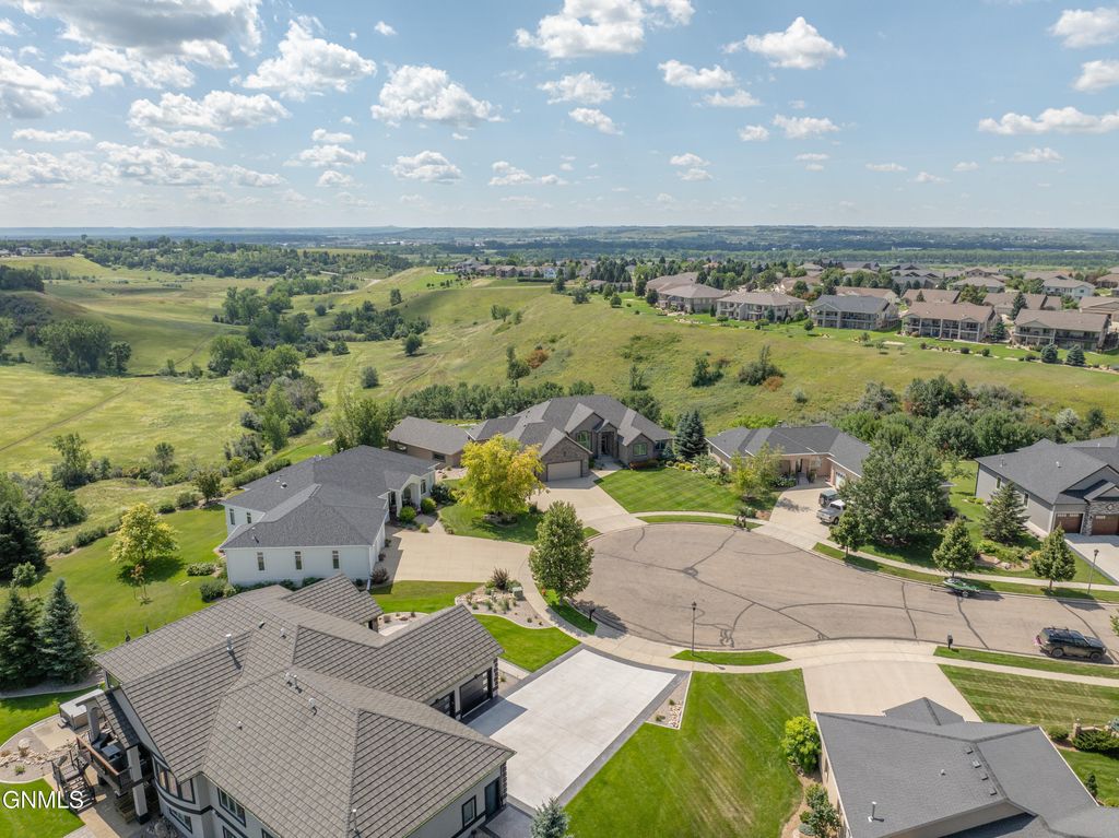 2507 Powder Ridge Circle, Bismarck, ND 58503 photo 125