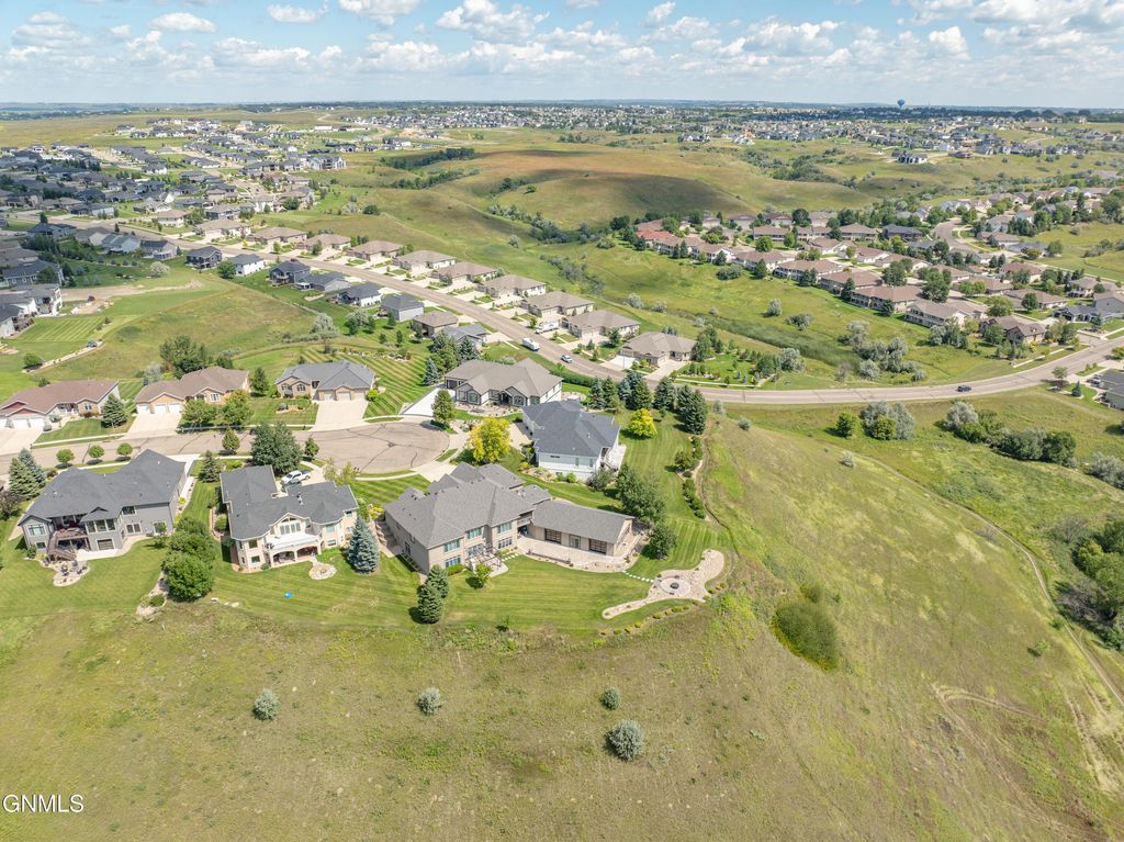 2507 Powder Ridge Circle, Bismarck, ND 58503 photo 130