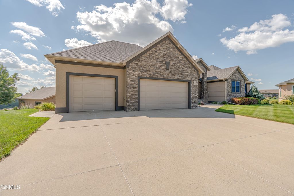 2507 Powder Ridge Circle, Bismarck, ND 58503 photo 144