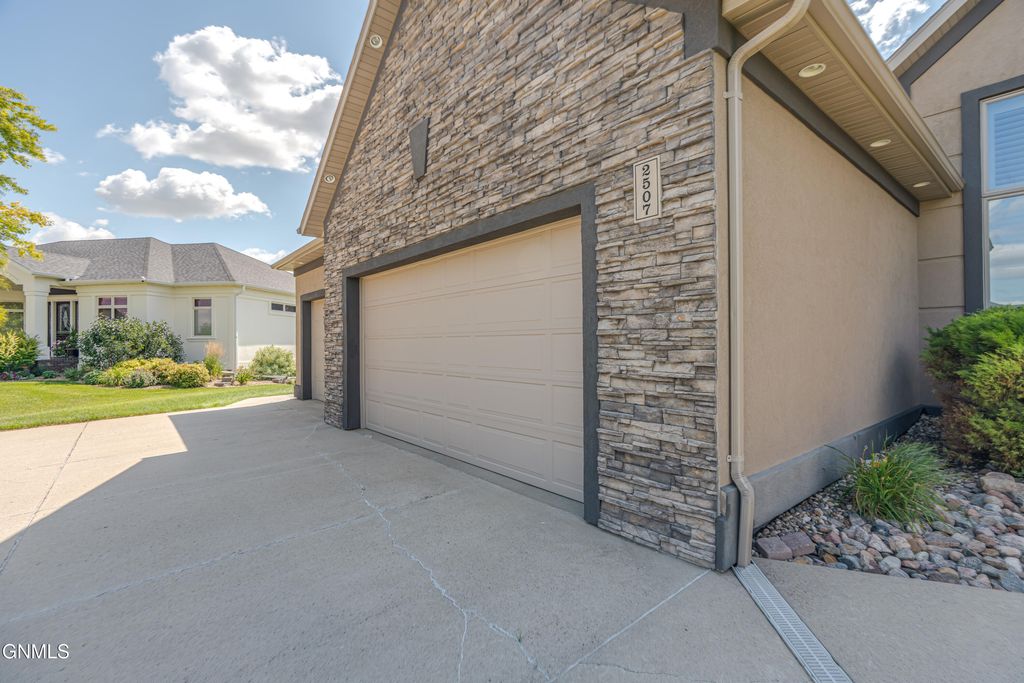 2507 Powder Ridge Circle, Bismarck, ND 58503 photo 145