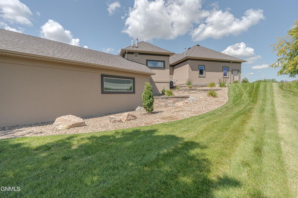 2507 Powder Ridge Circle, Bismarck, ND 58503 photo 148