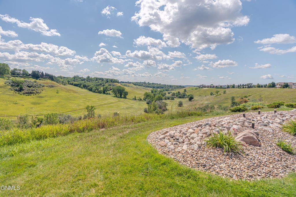 2507 Powder Ridge Circle, Bismarck, ND 58503 photo 150