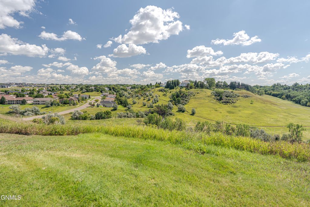 2507 Powder Ridge Circle, Bismarck, ND 58503 photo 151