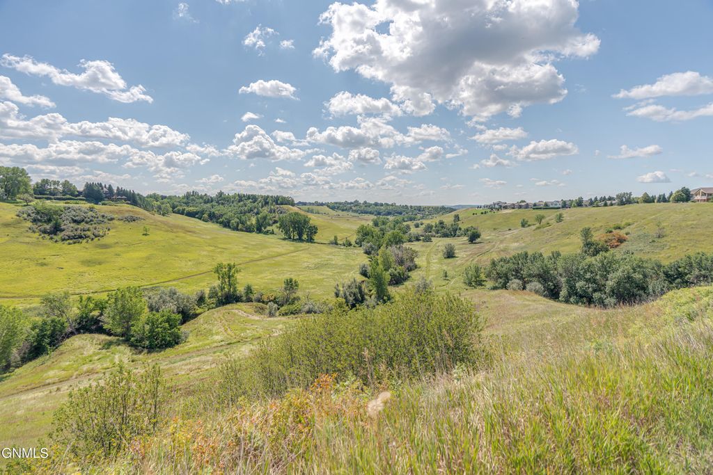 2507 Powder Ridge Circle, Bismarck, ND 58503 photo 152