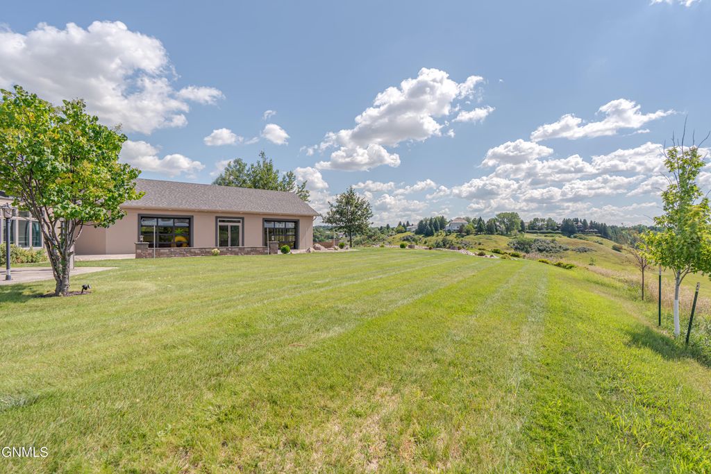 2507 Powder Ridge Circle, Bismarck, ND 58503 photo 160