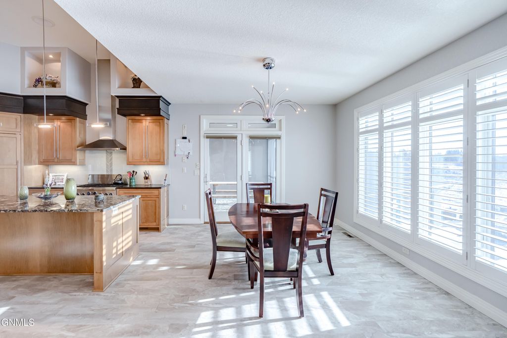 2507 Powder Ridge Circle, Bismarck, ND 58503 photo 18