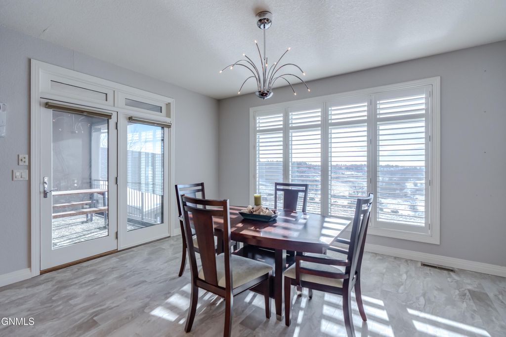 2507 Powder Ridge Circle, Bismarck, ND 58503 photo 34