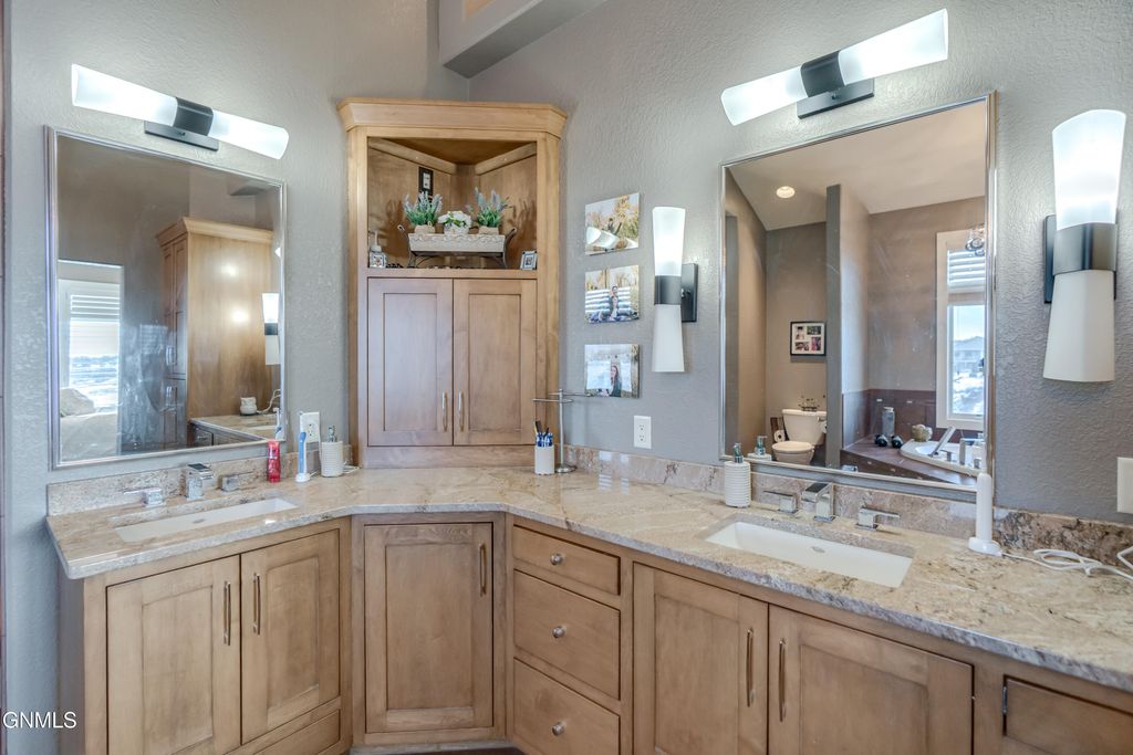 2507 Powder Ridge Circle, Bismarck, ND 58503 photo 49