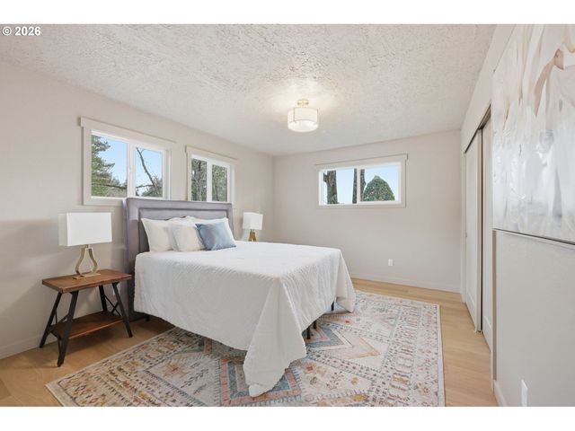 4573 CENTURY Dr, Salem, OR 97302