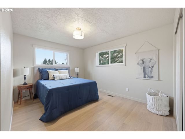 4573 CENTURY Dr, Salem, OR 97302