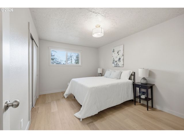 4573 CENTURY Dr, Salem, OR 97302