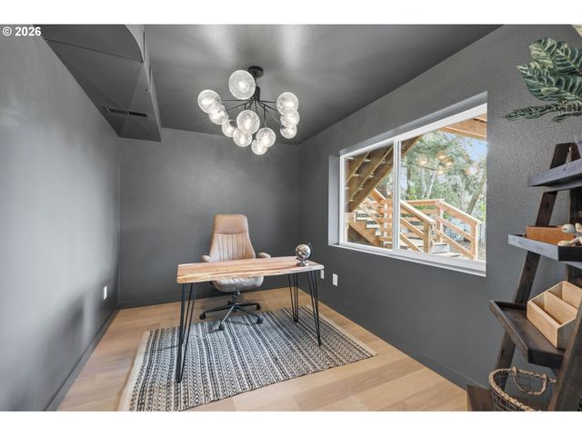 4573 CENTURY Dr, Salem, OR 97302