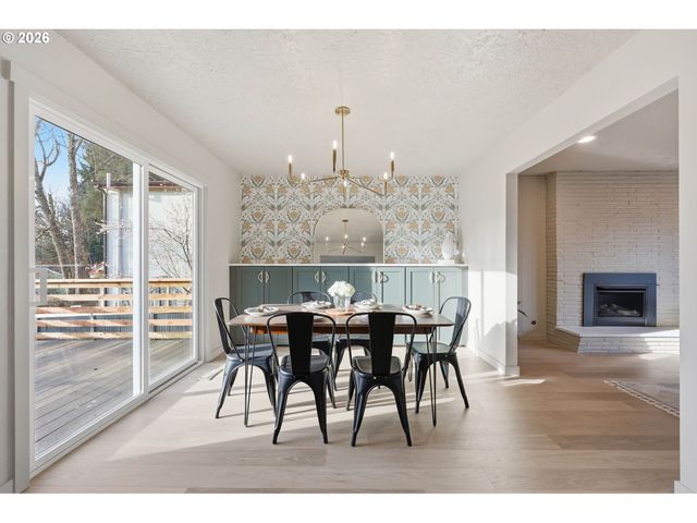 4573 CENTURY Dr, Salem, OR 97302