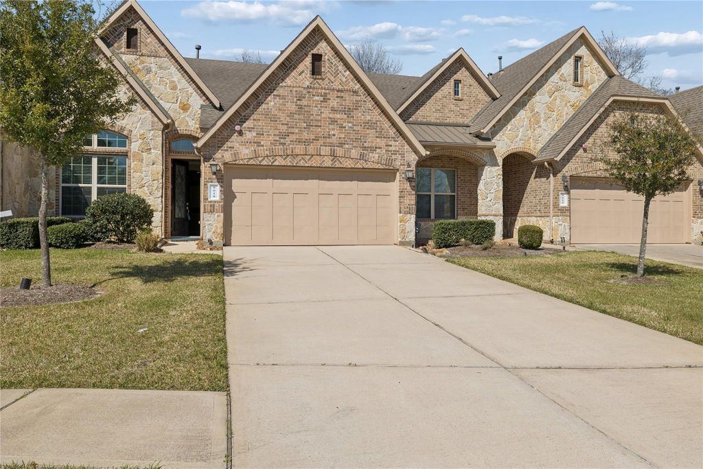 9018 Meacom Drive, Conroe, TX 77384