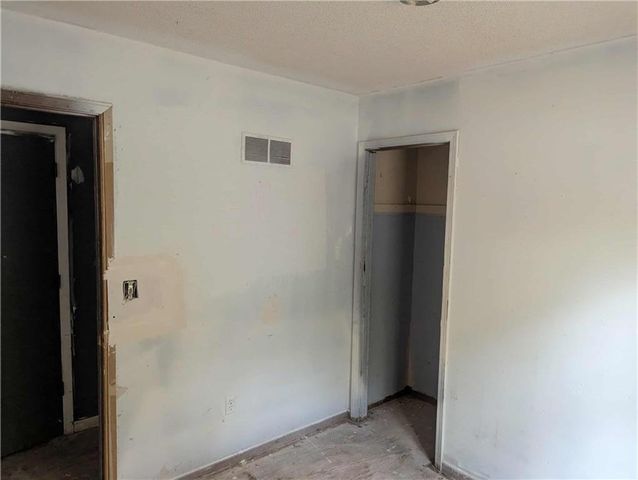 228 SE 101st Road E, Warrensburg, MO 64093