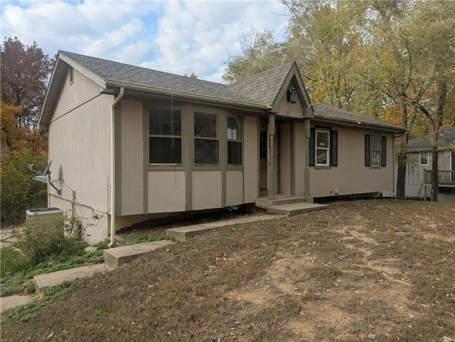 228 SE 101st Road E, Warrensburg, MO 64093