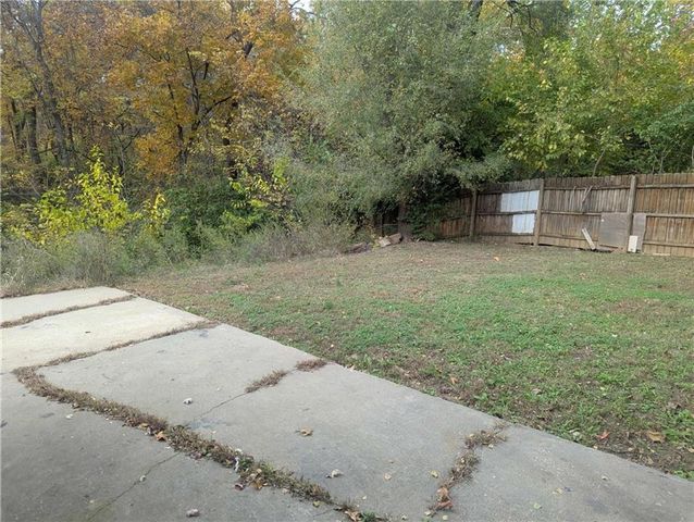 228 SE 101st Road E, Warrensburg, MO 64093