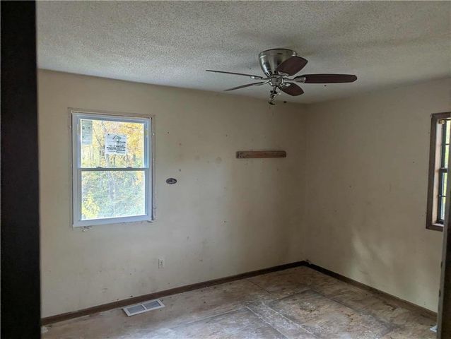 228 SE 101st Road E, Warrensburg, MO 64093