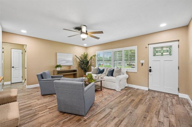 9725 48TH PLACE N, St Petersburg, FL 33708