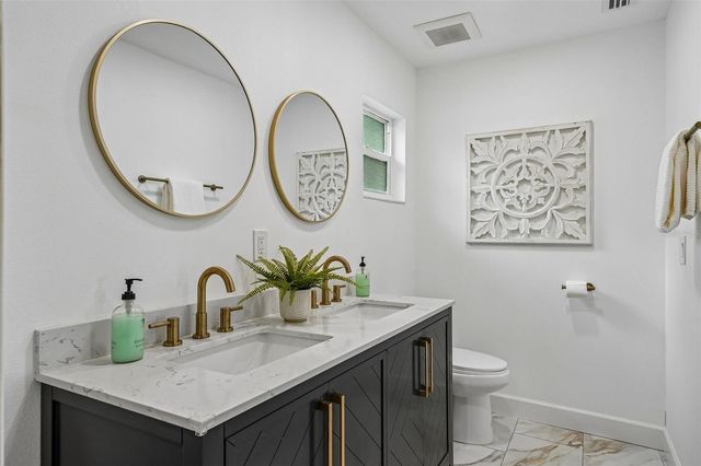 9725 48TH PLACE N, St Petersburg, FL 33708