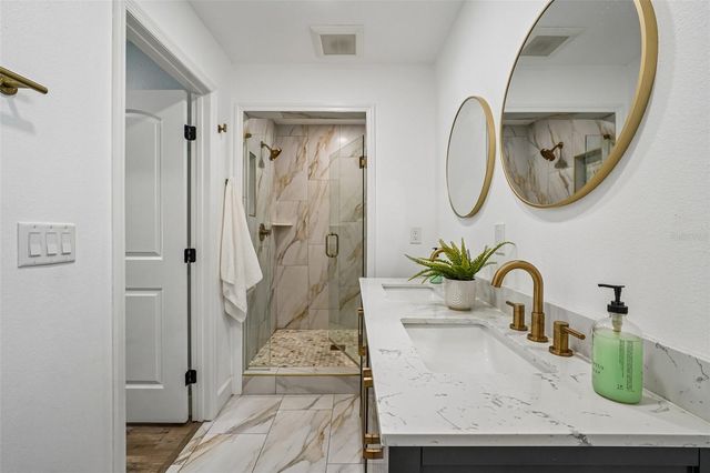 9725 48TH PLACE N, St Petersburg, FL 33708